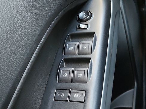 Used 2022 Chevrolet Colorado LT w/ Luxury Package image 9