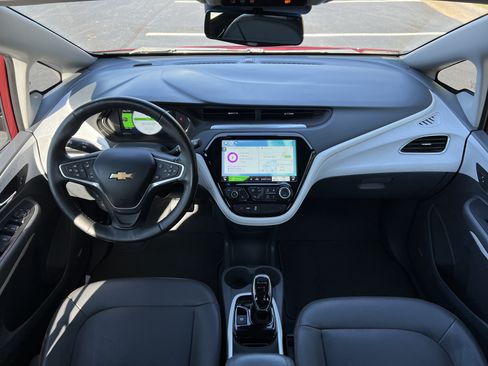 Used 2017 Chevrolet Bolt Premier w/ Driver Confidence II Package FWD image 18