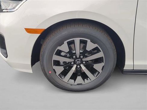 Used 2026 Honda Odyssey EX-L image 13