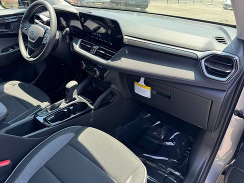 New 2026 Chevrolet TrailBlazer LT w/ Midnight Edition FWD image 7