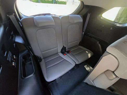 Used 2018 Hyundai Santa Fe SE FWD image 23
