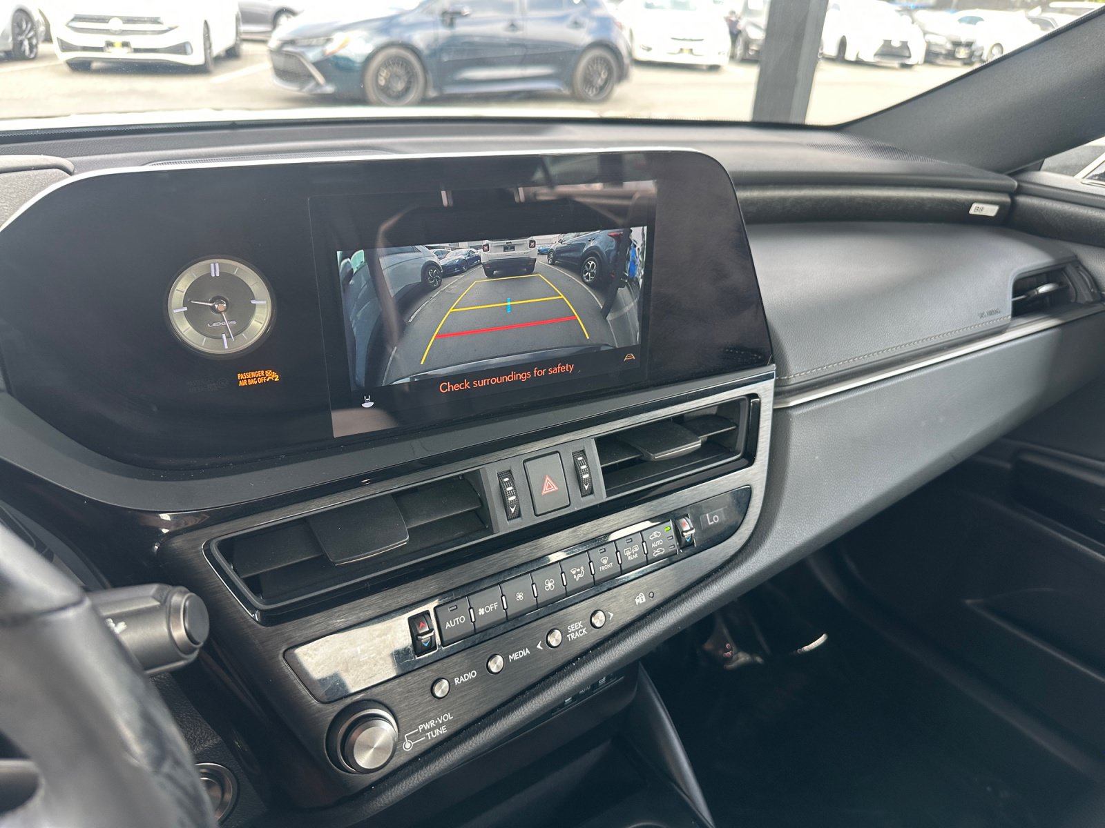 Used 2024 Lexus ES 300h w/ Premium Package FWD image 23