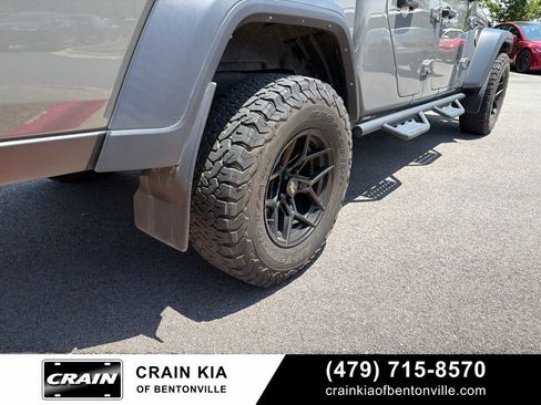 Used 2023 Jeep Gladiator Sport AWD/4WD image 8