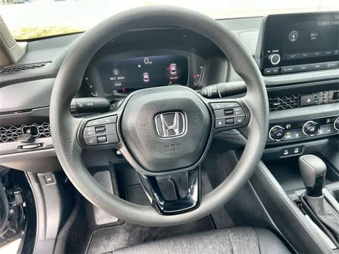 Certified 2025 Honda Accord LX image 17