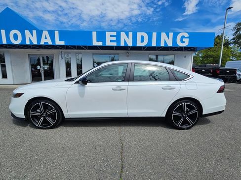 Used 2024 Honda Accord Sport image 2
