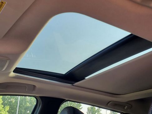 New 2025 Nissan Kicks SR w/ SR Premium Package image 26