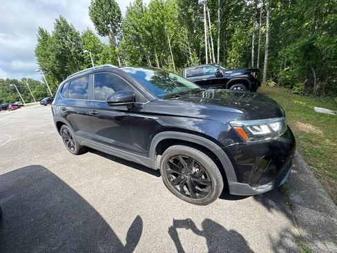 Used 2023 Volkswagen Taos SE AWD/4WD image 5