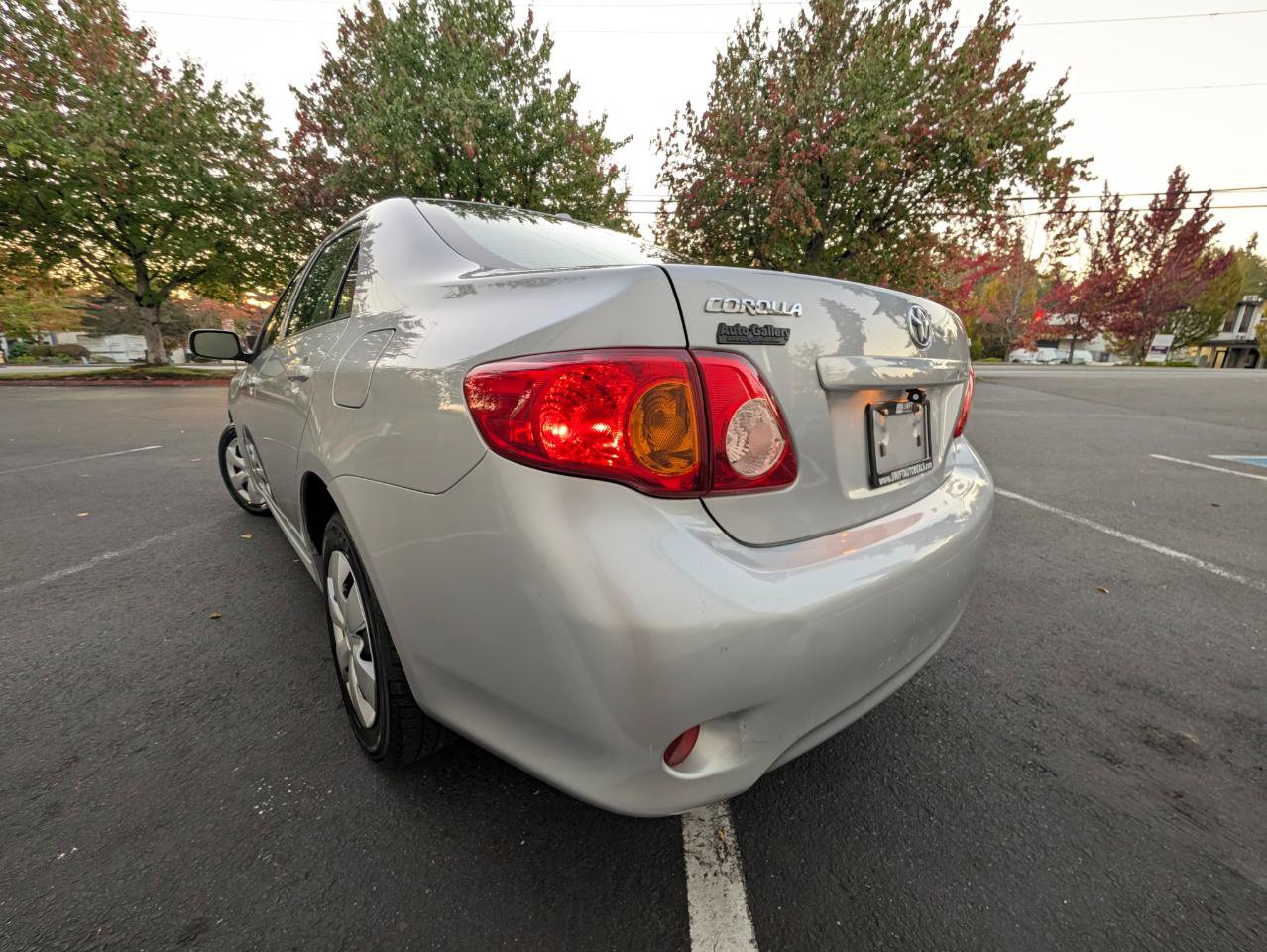 Used 2010 Toyota Corolla LE w/ LE EVP Pkg #1 FWD image 4
