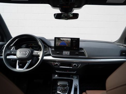 Certified 2025 Audi Q5 2.0T Premium w/ Convenience Plus Package image 21