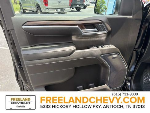 Used 2023 GMC Sierra 1500 SLT w/ SLT Premium Plus Package AWD/4WD image 19