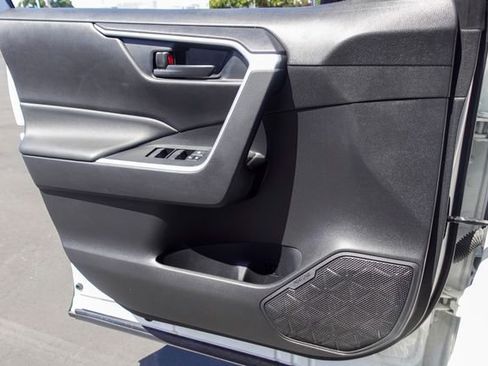 Certified 2021 Toyota RAV4 LE AWD/4WD image 18
