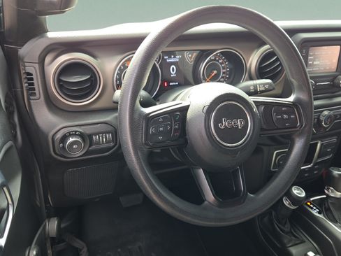 Used 2018 Jeep Wrangler Sport AWD/4WD image 11