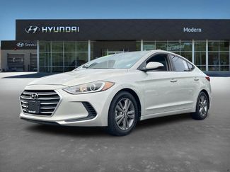 Used 2017 Hyundai Elantra SE image 1