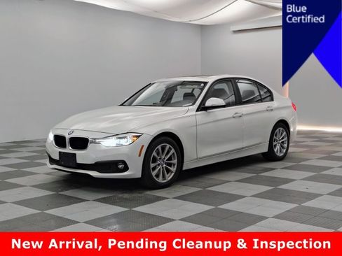 Used 2018 BMW 320i xDrive Sedan w/ Convenience Package AWD/4WD image 1