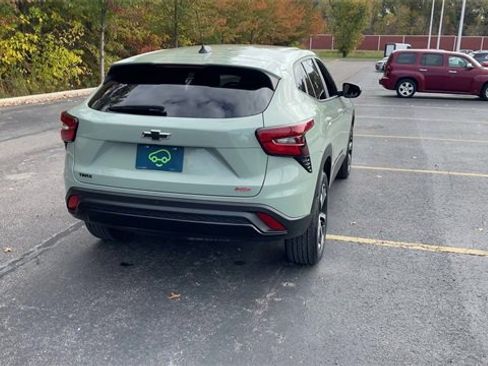Used 2024 Chevrolet Trax RS image 7