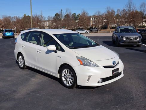 Used 2012 Toyota Prius V Five image 12