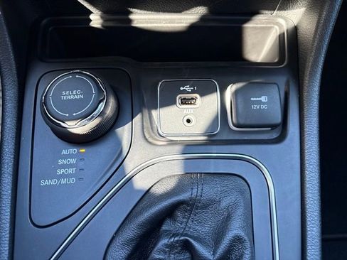 Used 2021 Jeep Cherokee Latitude Lux image 19