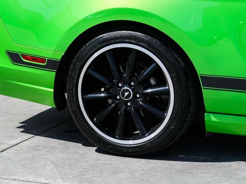 Used 2013 Ford Mustang Boss 302 w/ Boss 302 Accessory Pkg RWD image 9