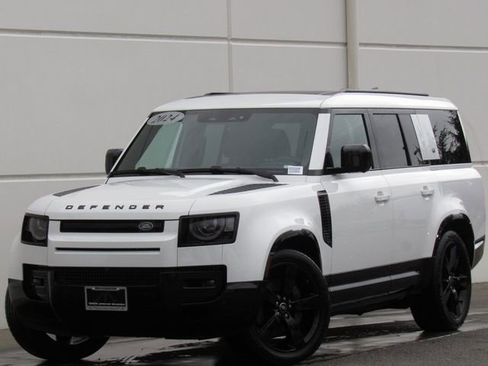 Used 2024 Land Rover Defender 130 X-Dynamic SE AWD/4WD image 1