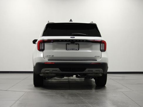 Used 2025 Ford Explorer Active w/ Active Comfort Package AWD/4WD image 5
