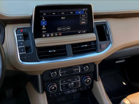 Used 2021 Chevrolet Tahoe Premier w/ Premium Package image 5