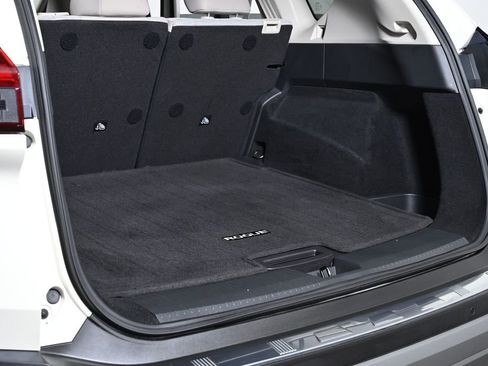 Certified 2023 Nissan Rogue SV image 32