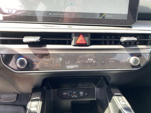 New 2025 Kia Sorento EX image 24