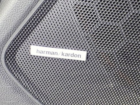 Used 2019 Subaru Outback 3.6R Touring image 18