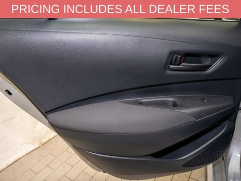 Used 2025 Toyota Corolla LE FWD image 9
