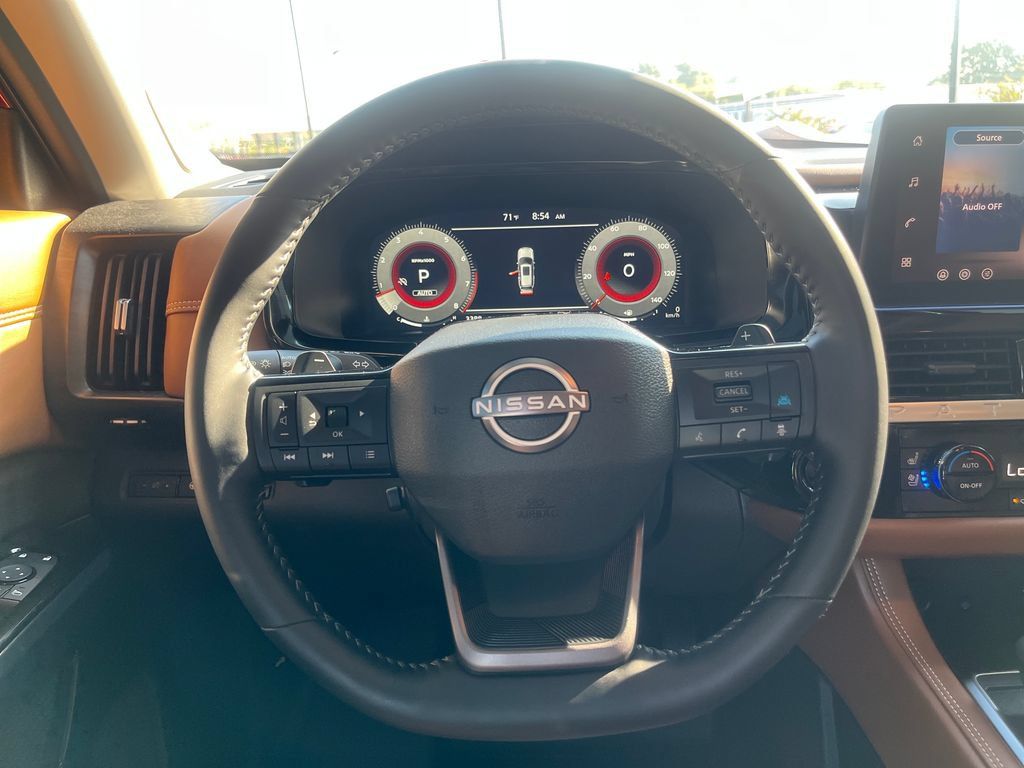 Used 2026 Nissan Pathfinder Platinum AWD/4WD image 31