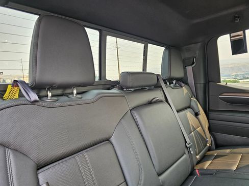 Certified 2022 Chevrolet Silverado 1500 High Country w/ Technology Package AWD/4WD image 20