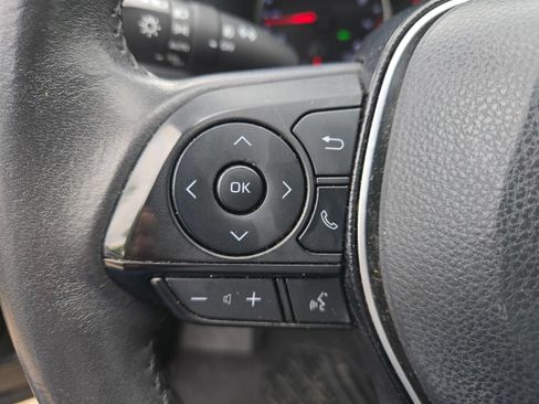 Used 2021 Toyota RAV4 XLE Premium FWD image 12