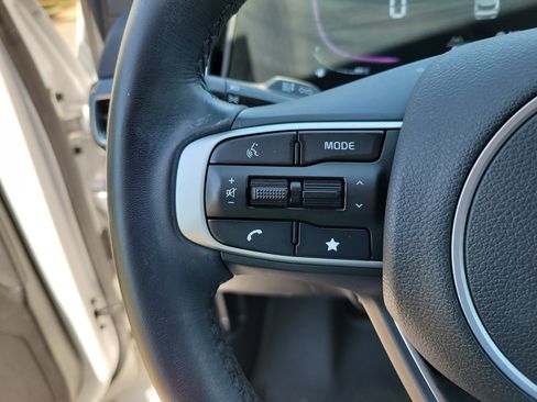 Used 2025 Kia Sportage EX w/ Premium Package FWD image 16