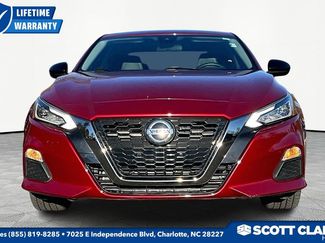 Used 2022 Nissan Altima 2.5 SR video 2