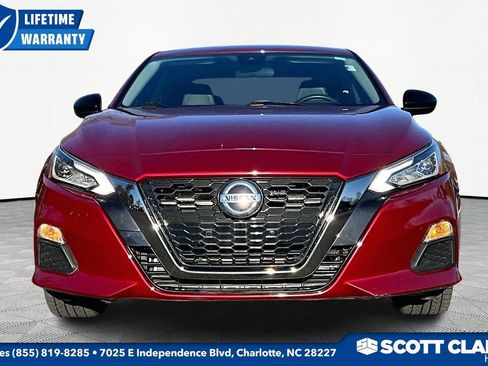 Used 2022 Nissan Altima 2.5 SR image 2