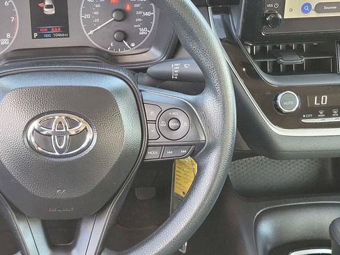 Used 2025 Toyota Corolla LE image 11