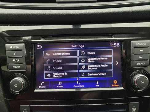 Used 2018 Nissan Rogue SV FWD image 25