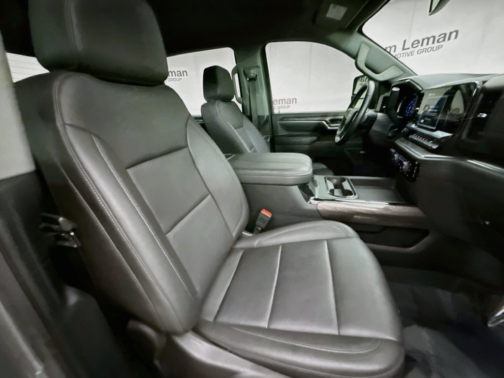 Used 2025 Chevrolet Silverado 3500 LTZ w/ LTZ Plus Package AWD/4WD image 30