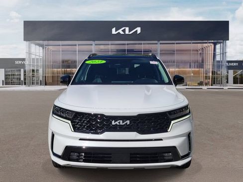 Certified 2023 Kia Sorento SX FWD image 2