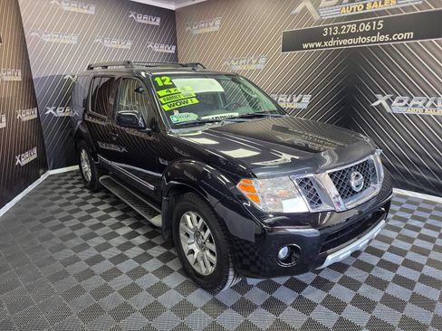 Used 2012 Nissan Pathfinder LE image 8