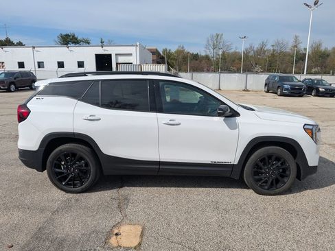 Used 2023 GMC Terrain SLT w/ Elevation Edition image 4