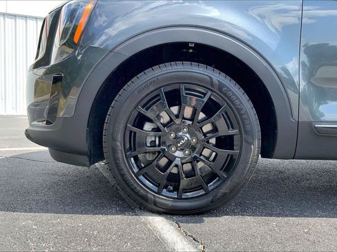 Used 2022 Kia Telluride EX w/ EX Premium Package AWD/4WD image 8