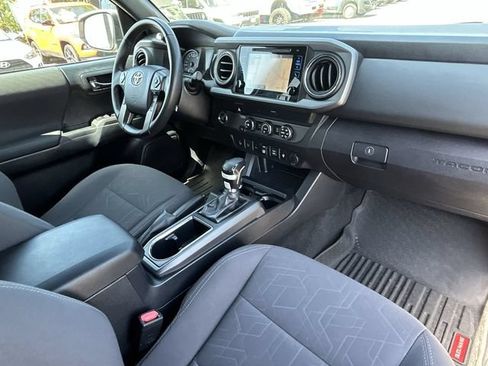Used 2019 Toyota Tacoma TRD Off-Road w/ Technology Package RWD image 13
