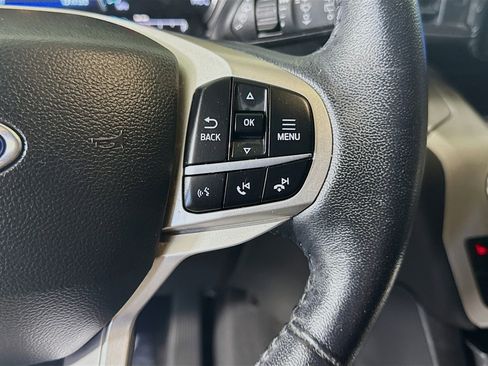 Used 2022 Ford Explorer XLT image 15