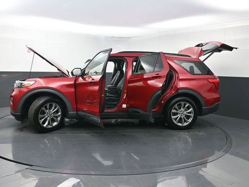 Used 2022 Ford Explorer XLT w/ Equipment Group 202A image 40