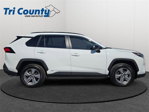 Certified 2025 Toyota RAV4 LE image 9