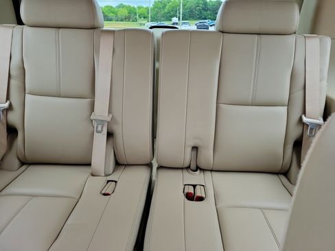 Used 2007 Chevrolet Tahoe LTZ w/ LTZ Preferred Equipment Group RWD image 13