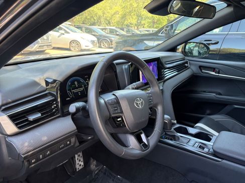 Used 2025 Toyota Camry SE FWD image 34