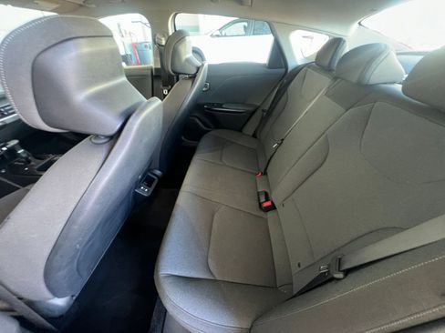 Used 2025 Kia K4 LXS image 25