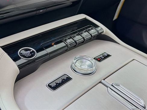 New 2026 Lincoln Navigator Reserve AWD/4WD image 18